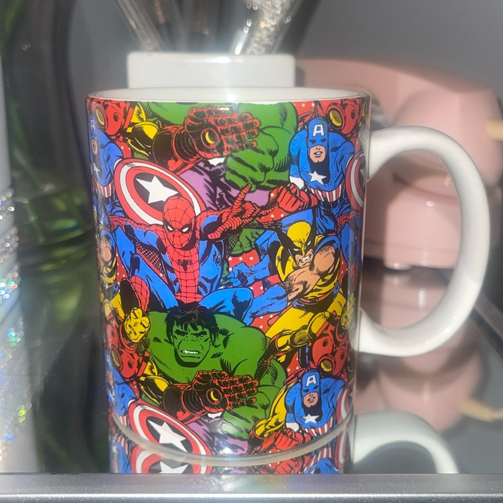 Marvel comics, coffee mug great condition dishwasher safe no chips!